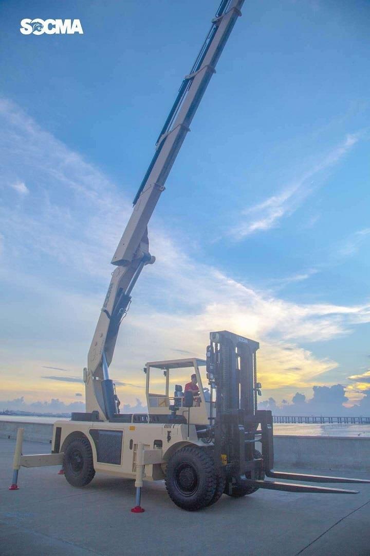 forklift crane 3 product-1-1
