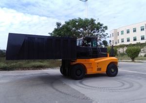 Vozilo za polnjenje aluminijaste peči SOCMA