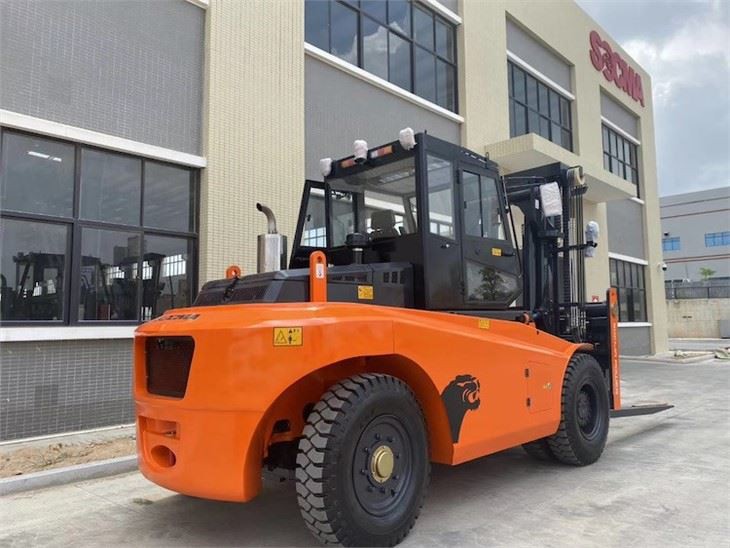 13.5 Ton Diesel Heavy Forklift Engine Cummins