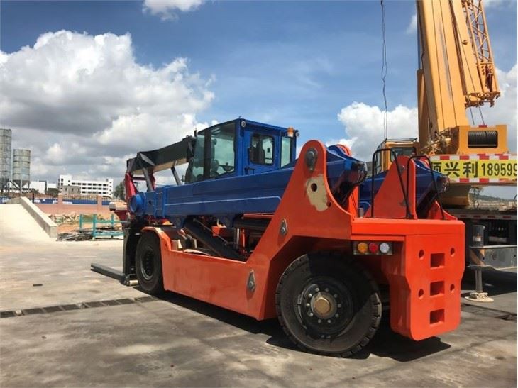 18Ton Telescopic Loader Forklift Work in Container